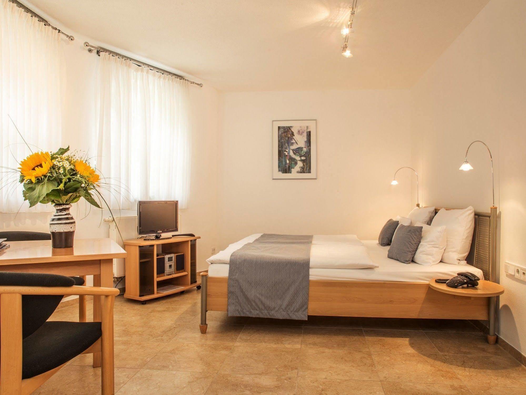 Aparthotel Villa Freisleben Дрезден Екстериор снимка