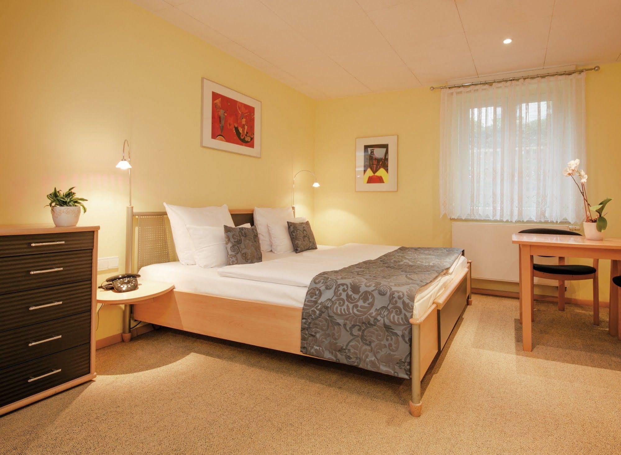 Aparthotel Villa Freisleben Дрезден Екстериор снимка