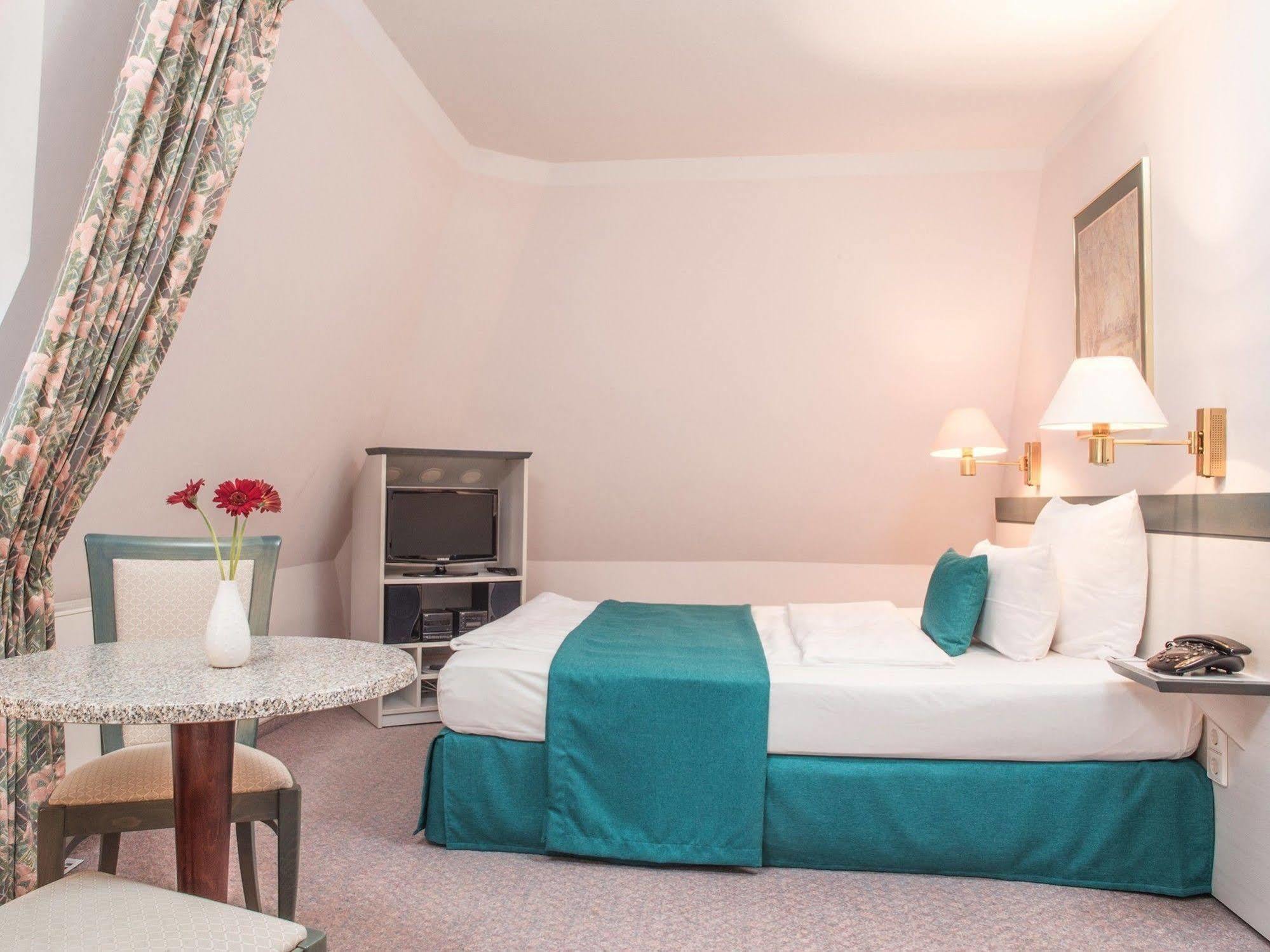 Aparthotel Villa Freisleben Дрезден Екстериор снимка