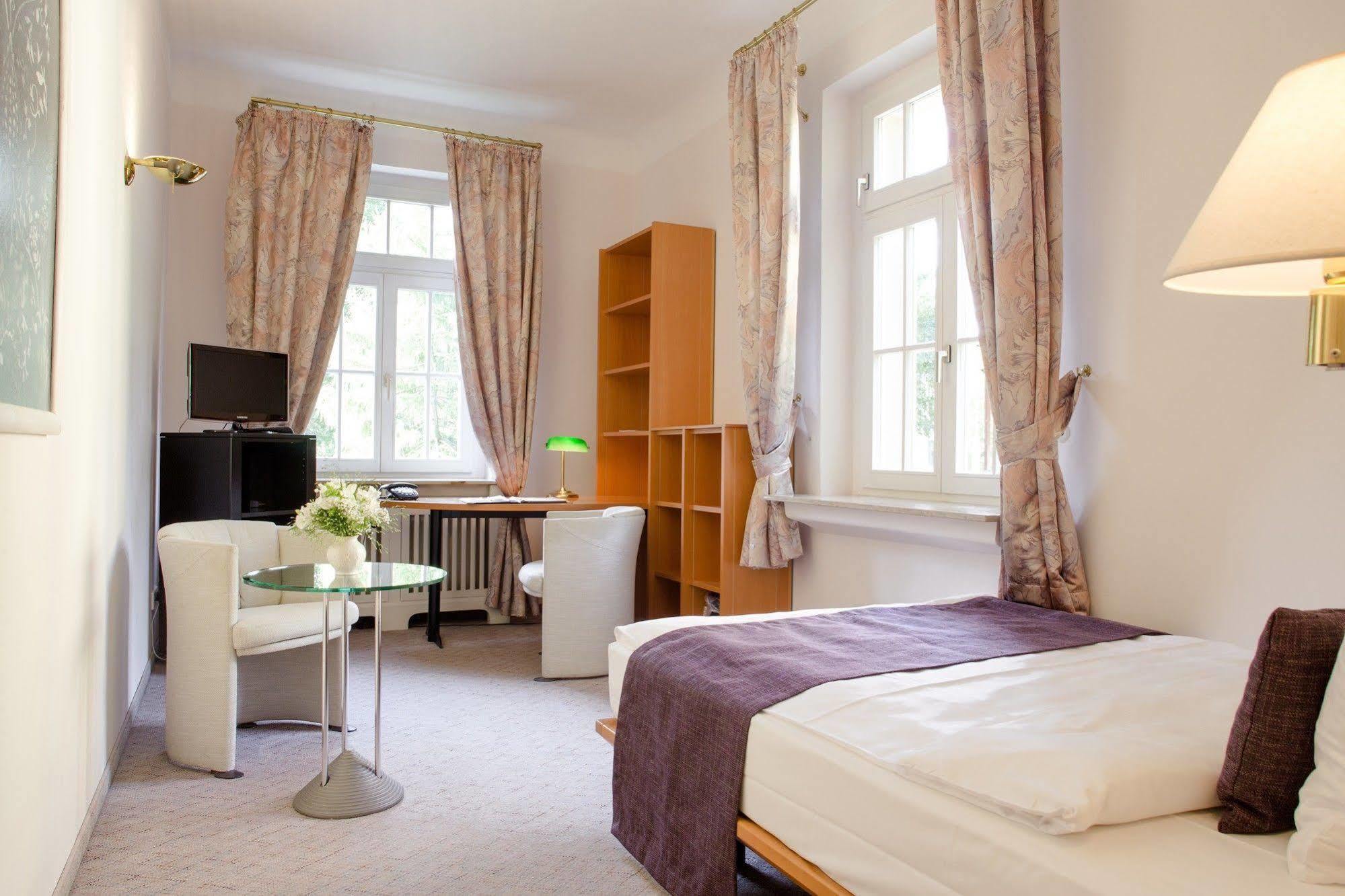 Aparthotel Villa Freisleben Дрезден Екстериор снимка