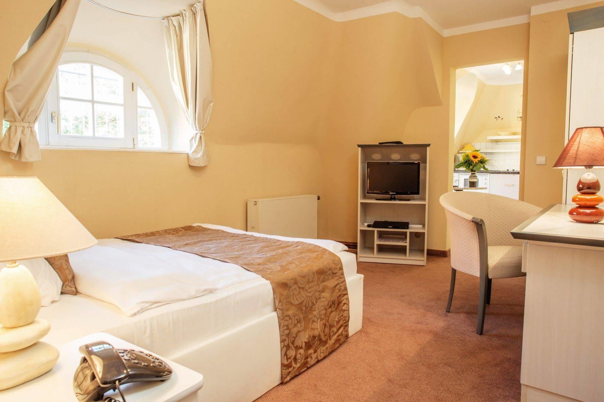 Aparthotel Villa Freisleben Дрезден Екстериор снимка