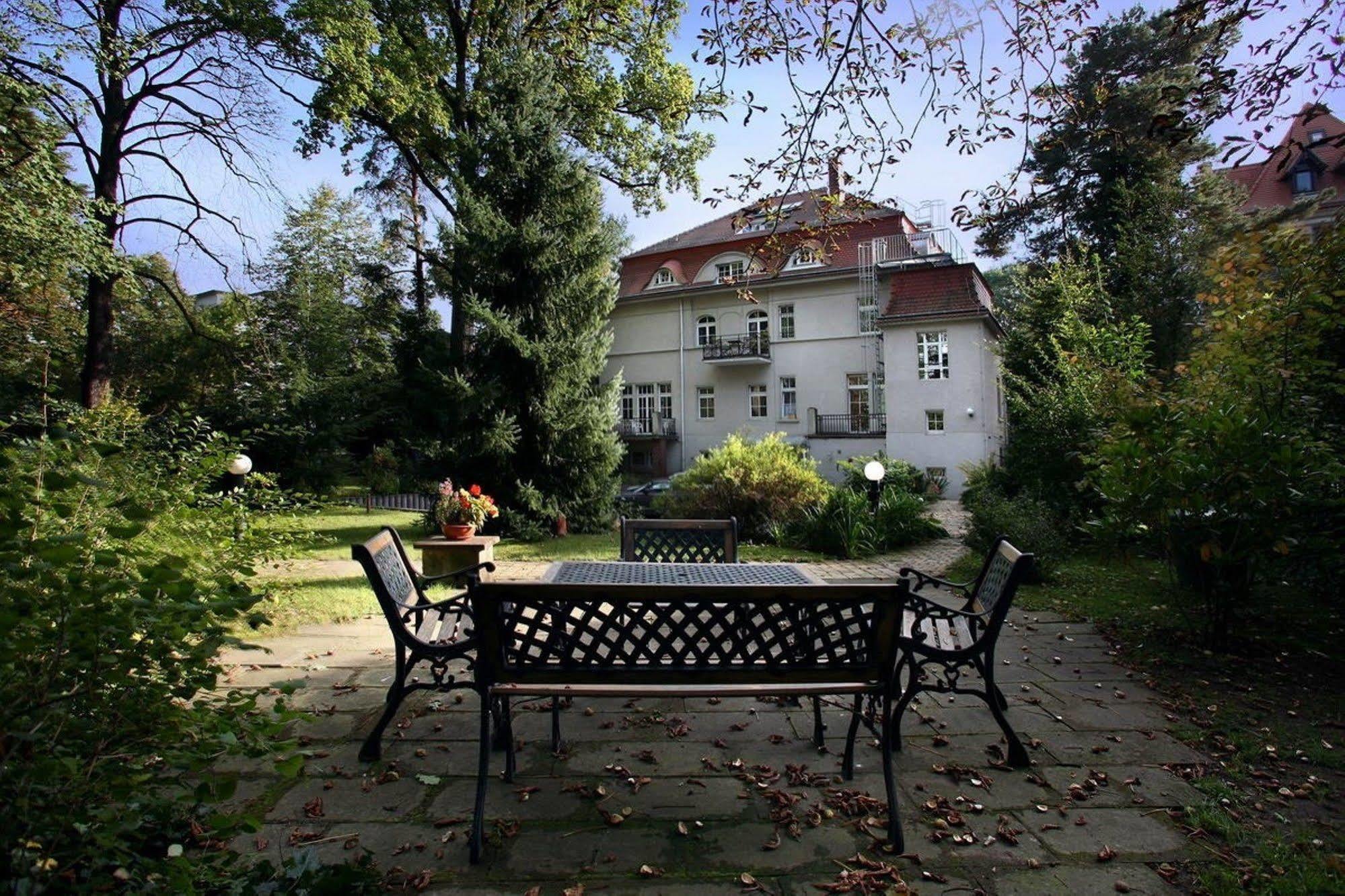 Aparthotel Villa Freisleben Дрезден Екстериор снимка