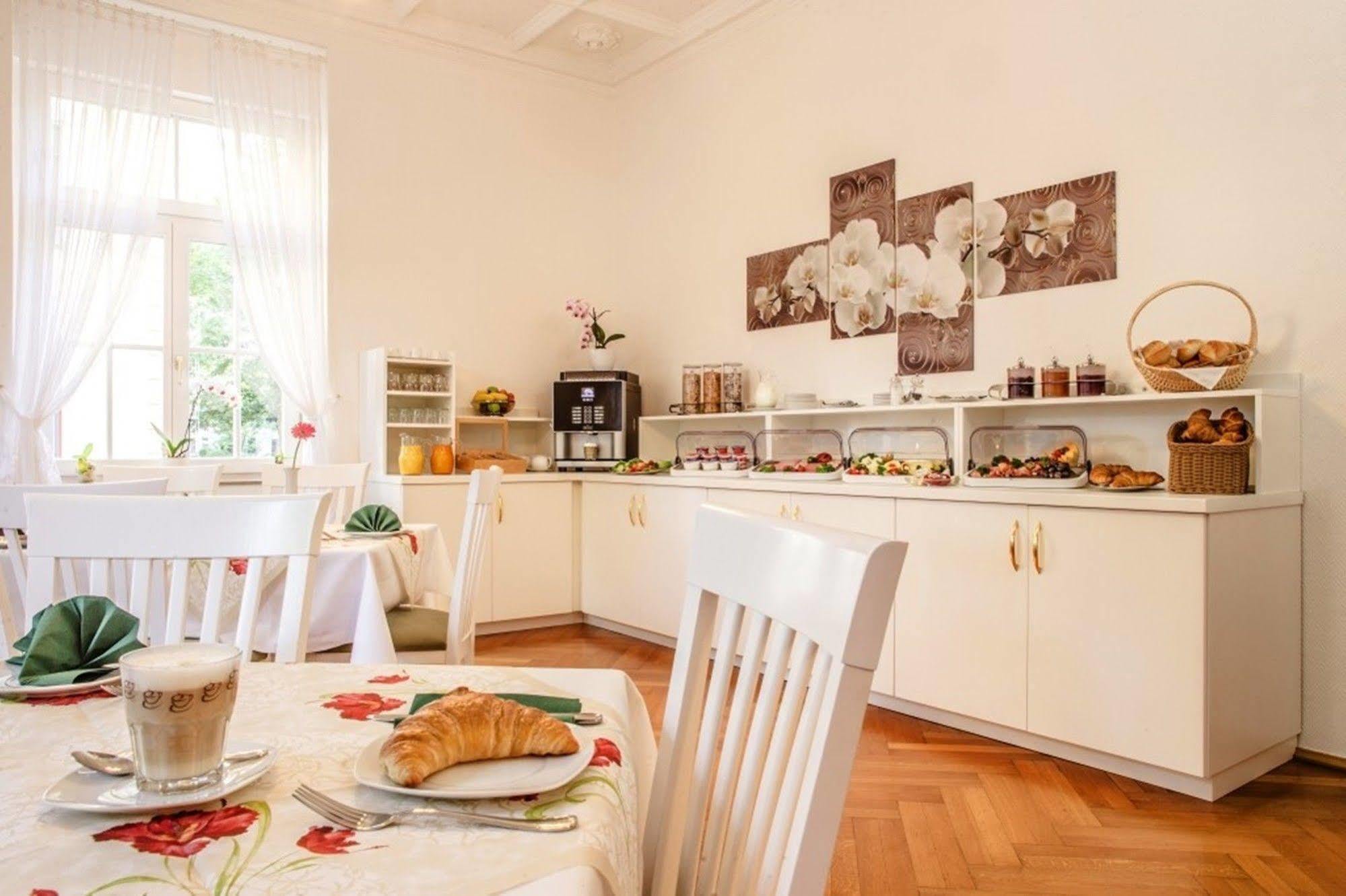 Aparthotel Villa Freisleben Дрезден Екстериор снимка